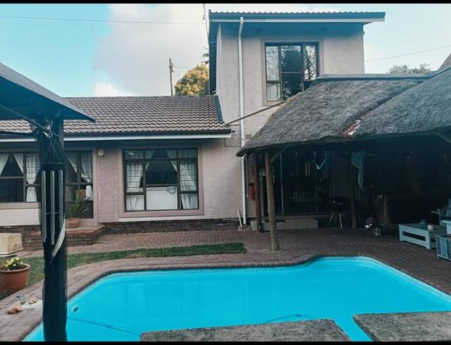 4 BEDROOM HOUSE FOR SALE IN THE WOLDS